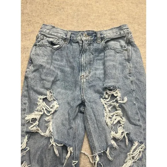 American Eagle Outfitters | Mom Jean | Destroyed Distressed | Size  8 - Picture 5 of 14